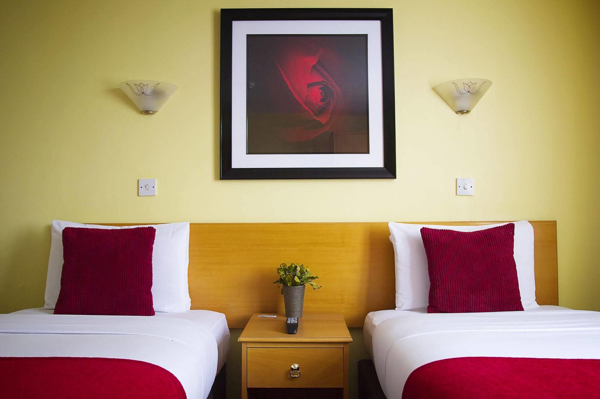 The Abbey House 3*